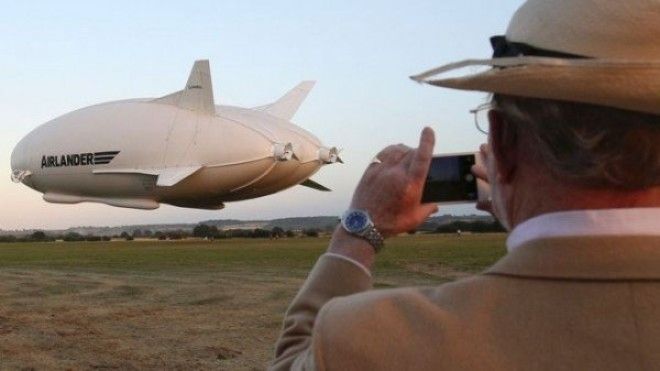 Картинки по запросу Airlander 10: Самый большой в мире летательный аппарат поднялся в воздух