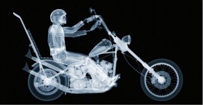 Байкер Автор Nick Veasey