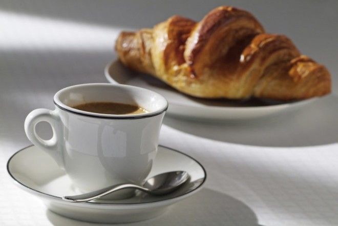 кофе с круассанами