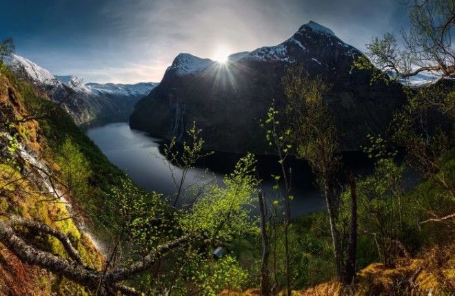 Солнечные лучи. Автор: Max Rive.