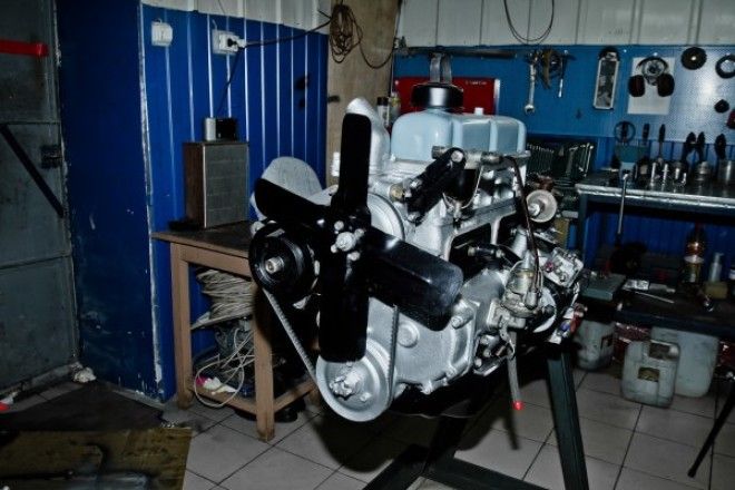 Тюнингованная Волга ГАЗ21