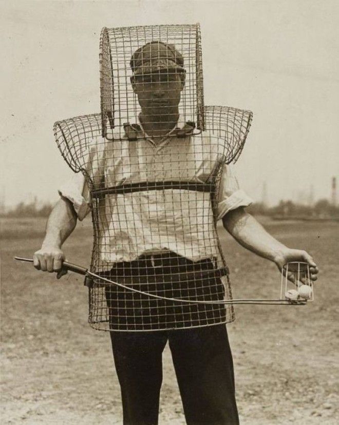 Сборщик мячей на поле для гольфа. США, 1920-е годы. Сборщик мячей на поле для гольфа США 1920е годы