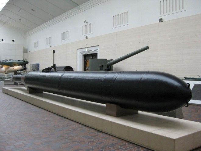 «Кайтен», тип 1 Kaiten, Type 1 on display at the Yūshūkan