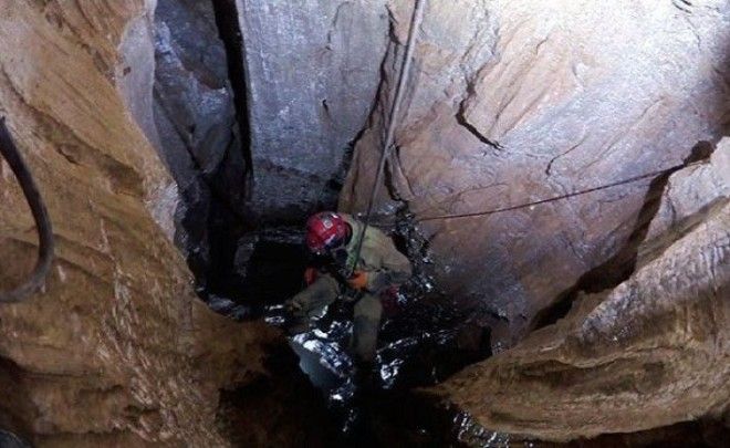 Ученые открыли самую глубокую в мире пещеру