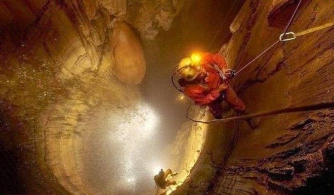 Ученые открыли самую глубокую в мире пещеру