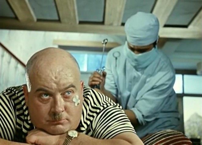 Евгений Моргунов в фильме *Кавказская пленница*, 1966 | Фото: photochronograph.ru Евгений Моргунов в фильме Кавказская пленница 1966 Фото photochronographru