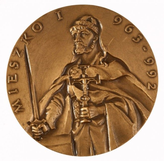 Medal okolicznośćiowy Mieszko I wladca polski, fot. Piotr Mecik / Forum