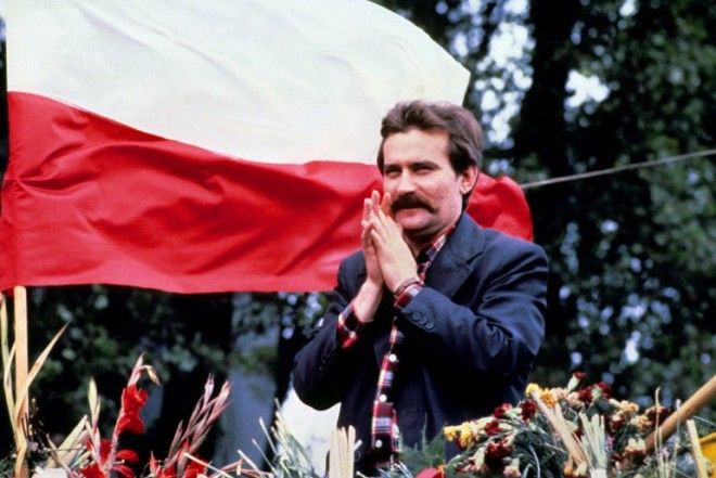 Lech Wałęsa, Polish workers' union activist and leader, as well as Poland's future first democratic President, during a speech to the strikers of the Lenin Shipyard in Gdansk. August 31st, 1980
, photo: © Rue des Archives / AGIP / Forum