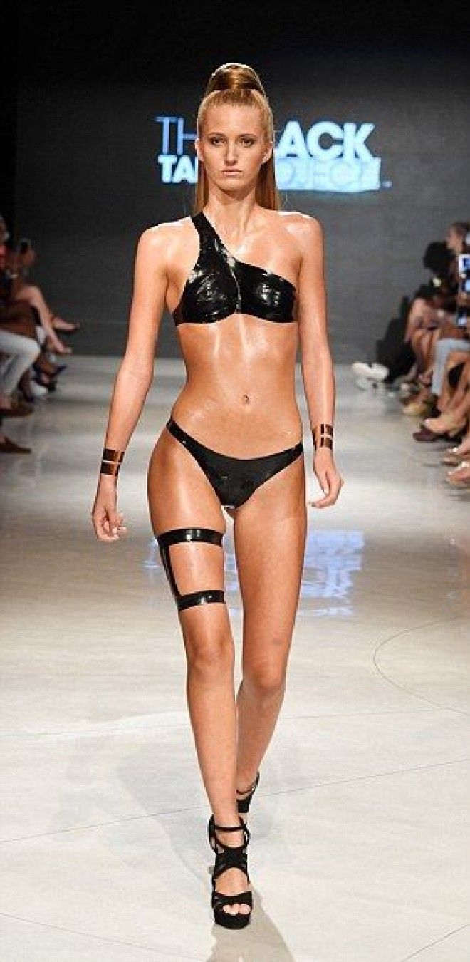 Бикини из скотча от создателя The Black Tape Project