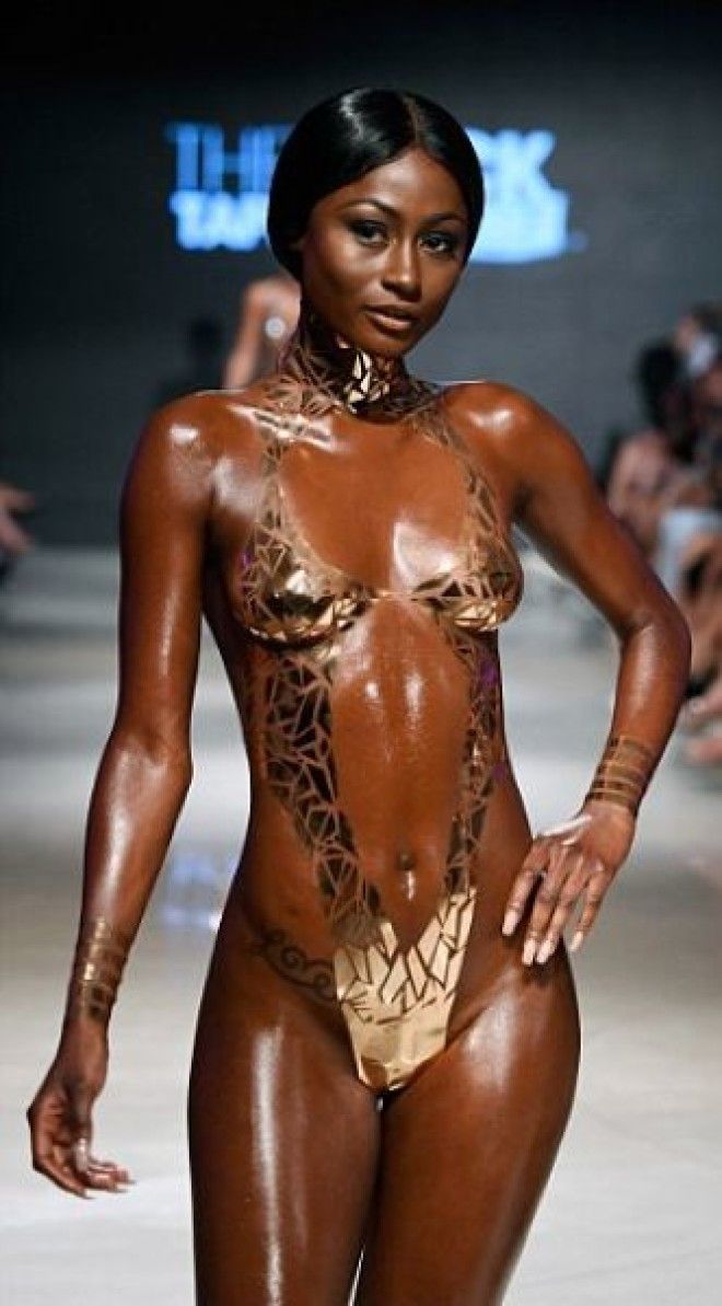 Бикини из скотча от создателя The Black Tape Project