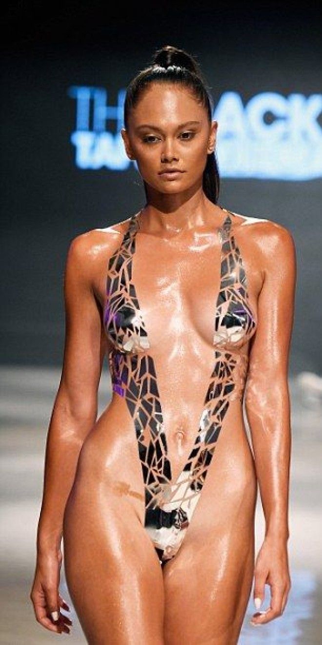 Бикини из скотча от создателя The Black Tape Project