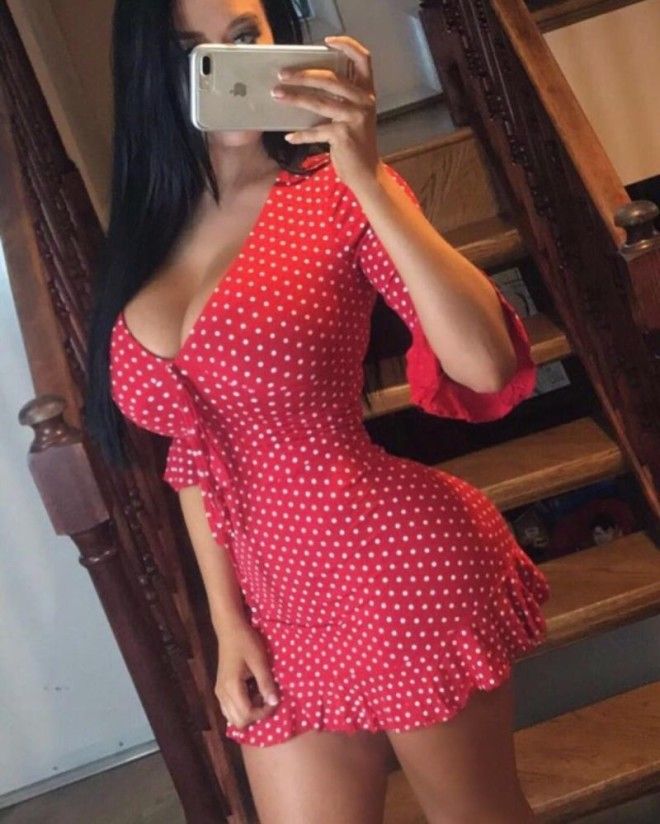 Модель настолько увлеклась пластикой что от нее почти ничего своего не осталось