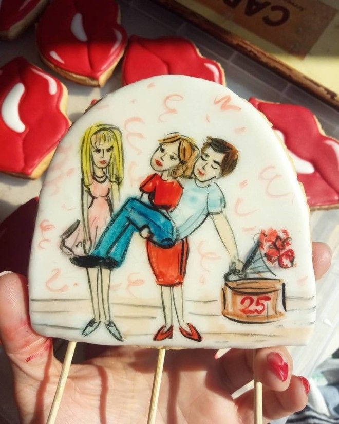 Тещи бывают разные, некоторые такими пряниками одаривают зятя блины, зять, праздник, прикол, теща, юмор