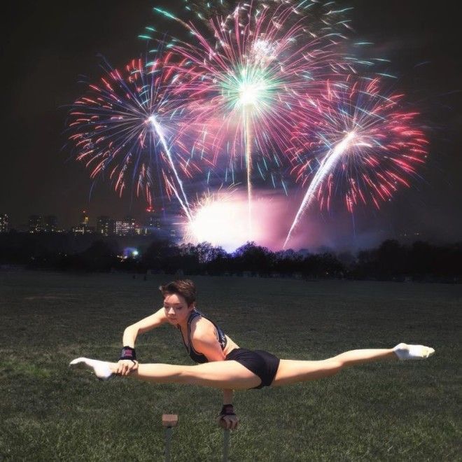 19-летняя девушка-змея, поражающая своей способностью изгибать тело в необычные формы