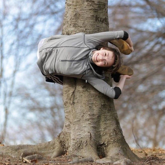 19-летняя девушка-змея, поражающая своей способностью изгибать тело в необычные формы