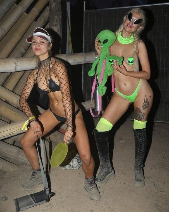 Фестиваль "Земляничные поляны" собрал щедрый урожай "ягодок" в откровенных нарядах