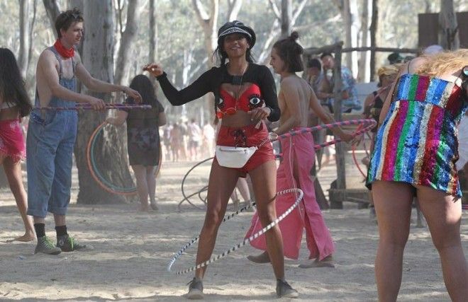 Фестиваль "Земляничные поляны" собрал щедрый урожай "ягодок" в откровенных нарядах