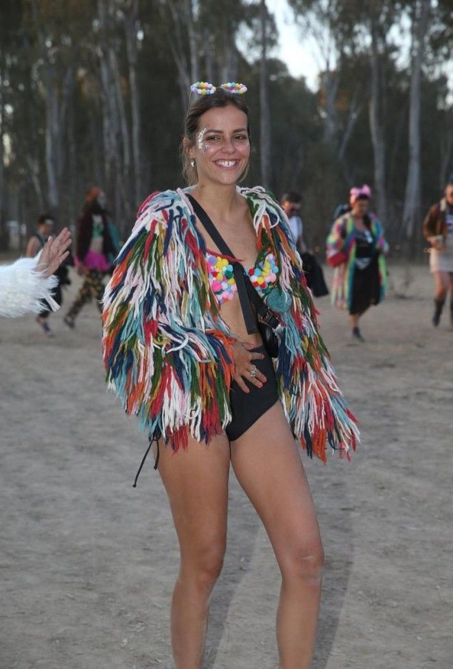 Фестиваль "Земляничные поляны" собрал щедрый урожай "ягодок" в откровенных нарядах