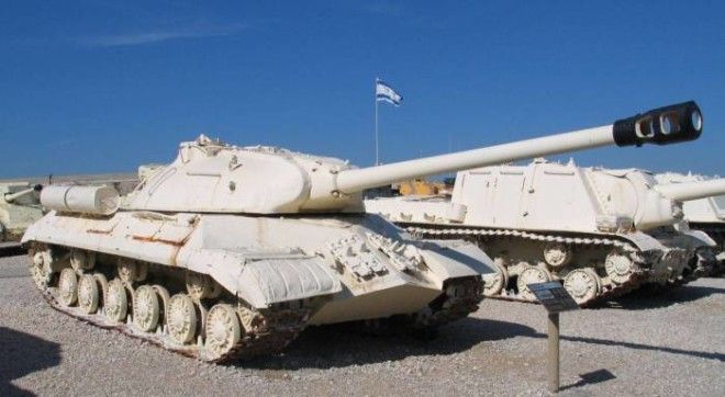 Зачем Советский Союз показал на параде в Берлине танки ИС-3 Зачем Советский Союз показал на параде в Берлине танки ИС-3