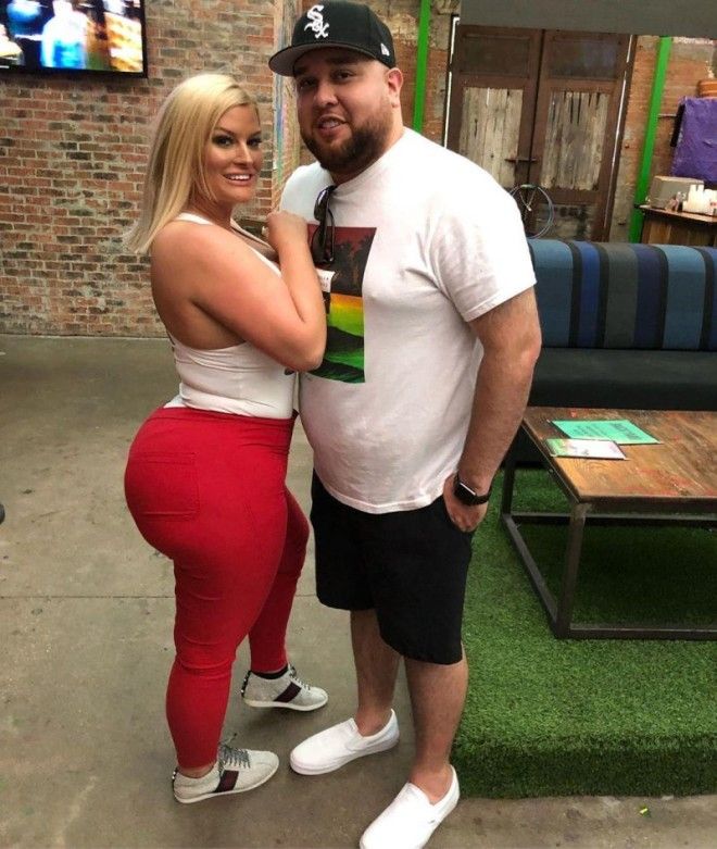 Джулия Кэш - плюс-сайз модель тяжелой весовой категории