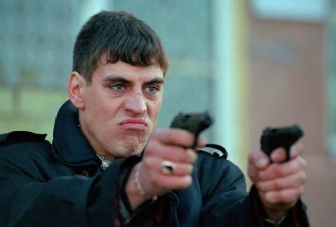 Атрибуты настоящего бандита того времени