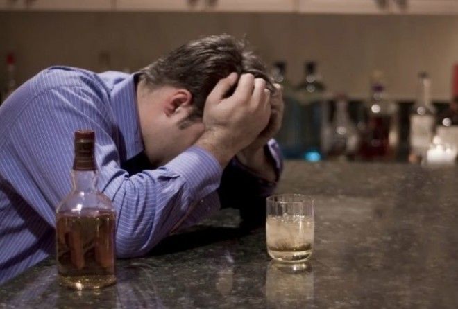 Давай не поедем, — просила я, вспомнив, как и чем у них в родне отмечаются праздники.