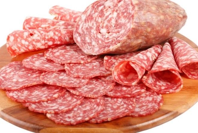 Почему колбасу нарезают под углом?