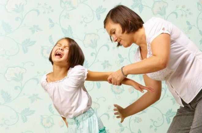 Обязательно находятся люди, готовые отстаивать свое «право» бить детей.