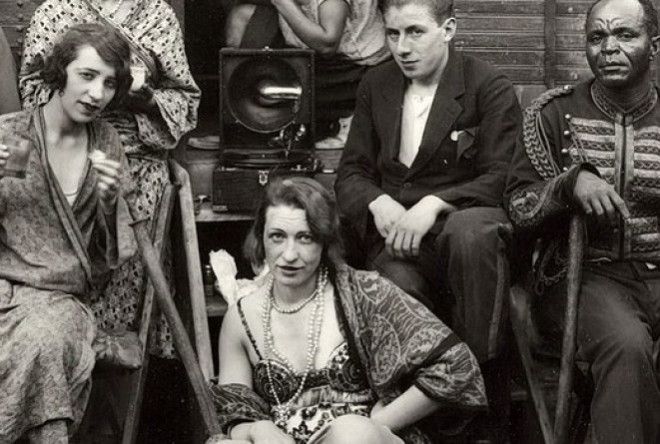 Исторические фотографии — это как дверь в другой мир