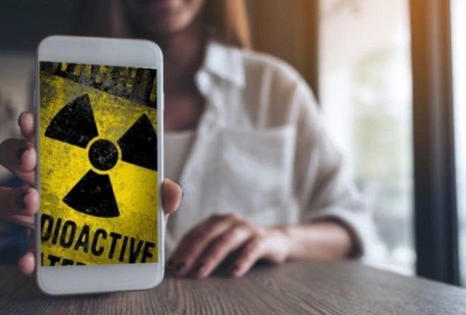 Эксперты определили самые губительные для человека мобильные аппараты.